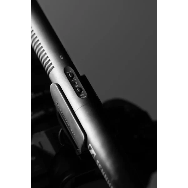 Micrófono Sennheiser MKE 600 Camcorder Shotgun Microphone with Carrying Case Shock Mount Foam Windscreen - Black - Image 10