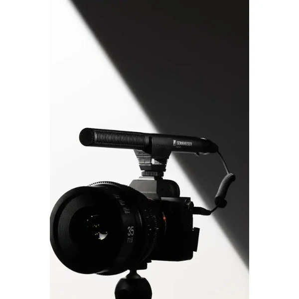 Micrófono Sennheiser MKE 600 Camcorder Shotgun Microphone with Carrying Case Shock Mount Foam Windscreen - Black - Image 9