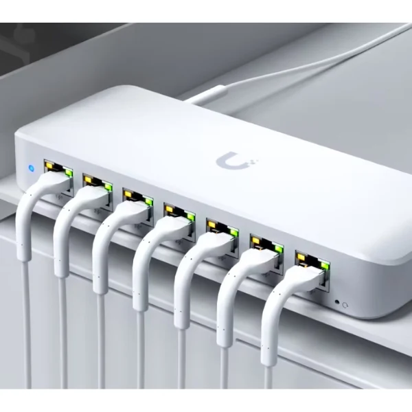 Switch Ubiquiti UniFi USW- Ultra Network 8 Puertos - PoE+ y PoE++ - Compacto y Versátil - Image 6